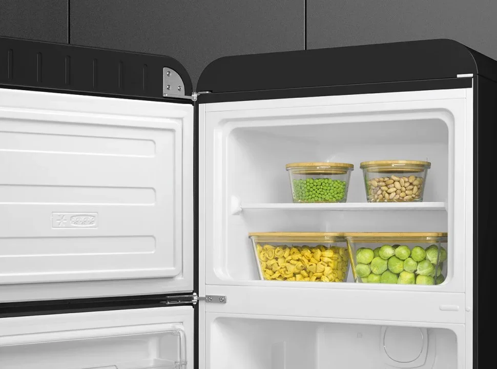 SMEG FAB30LBL6 Отдельностоящий двухдверный холодильник, стиль 50-х годов, 60 см, черный, петли слева